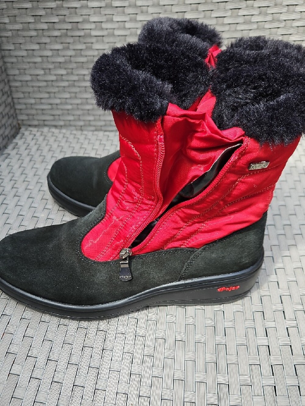 Pajar Women's Red Raff Black Suede  Insulated Fur-Trim Winter Boots SIZE US 10